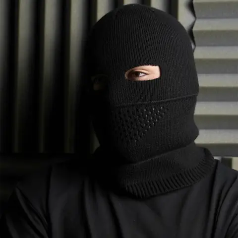Maskaga aylanadigan qishki shapka — erkaklar va ayollar uchun