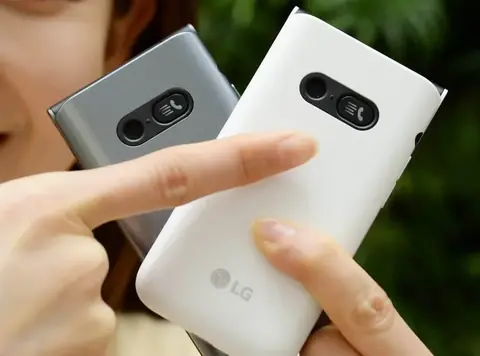 Buklanadigan telefon LG Folder 2 — 2 SIM va radio