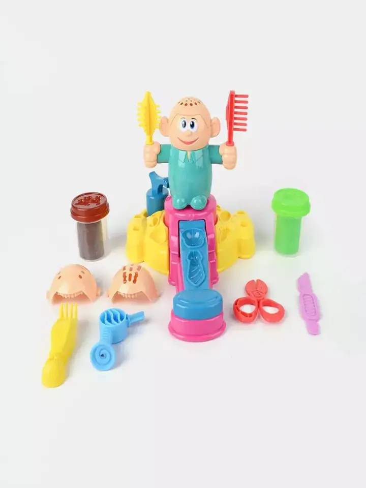 To‘plam tarkibi: figurkasi, kreslo, plastilin va aksessuarlar